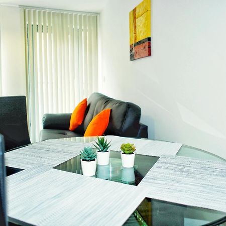 2 Bed Ensuite With Balcony And Free Onsite Secure Parking Manchester Ngoại thất bức ảnh