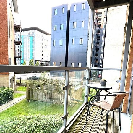 2 Bed Ensuite With Balcony And Free Onsite Secure Parking Manchester Ngoại thất bức ảnh