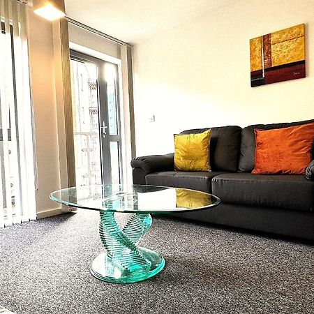 2 Bed Ensuite With Balcony And Free Onsite Secure Parking Manchester Ngoại thất bức ảnh