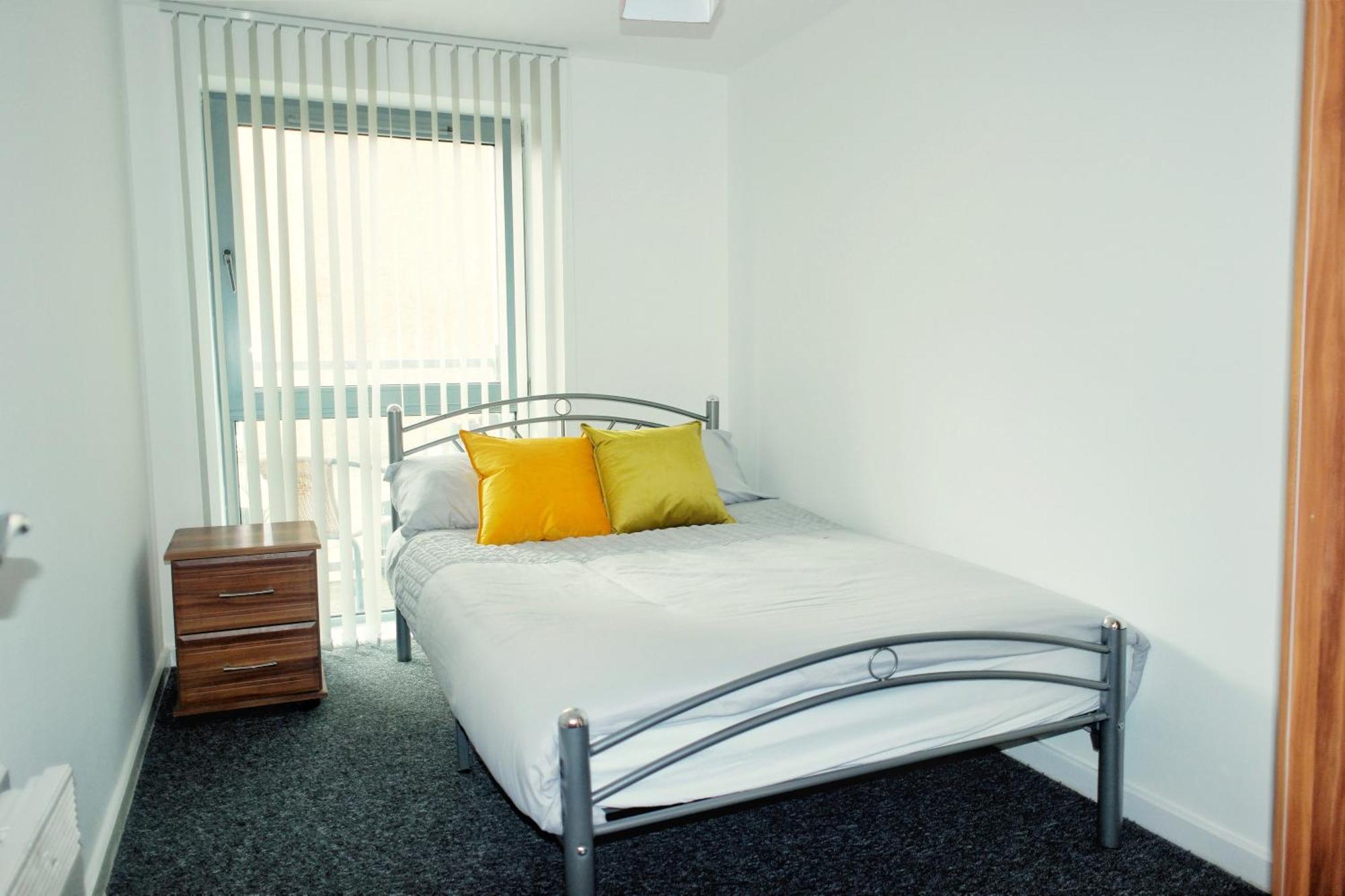 2 Bed Ensuite With Balcony And Free Onsite Secure Parking Manchester Ngoại thất bức ảnh